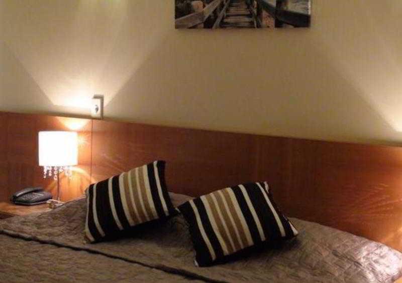 คริสตัล การ์เดน รีสอร์ต แอนด์ เรสเทอรองต์ Hotel แคนส์ ภายนอก รูปภาพ